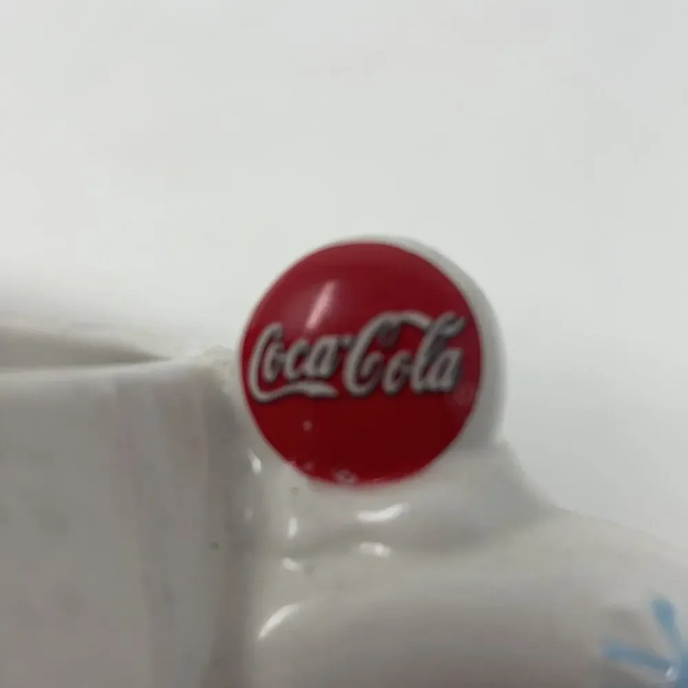 Vintage 2005 Coca-Cola polar bear igloo mug